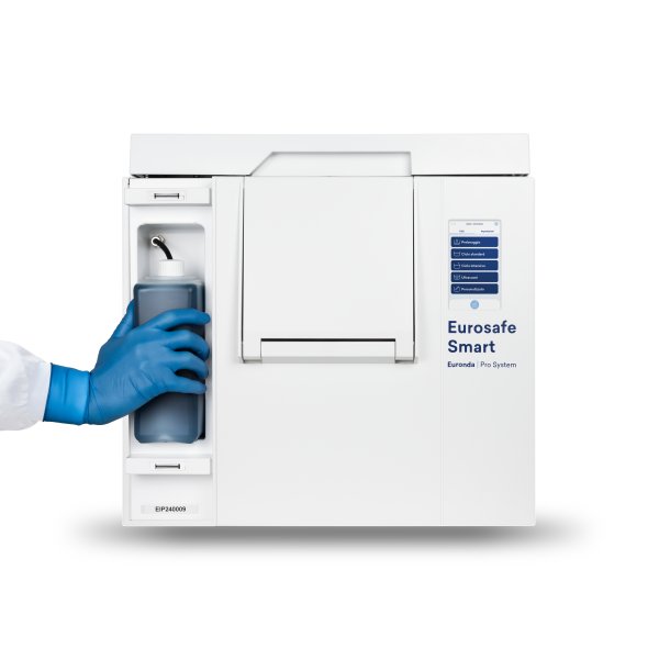 Dosierfach Eurosafe Smart mit Reinigungskonzentrat Sanifizer Automatic