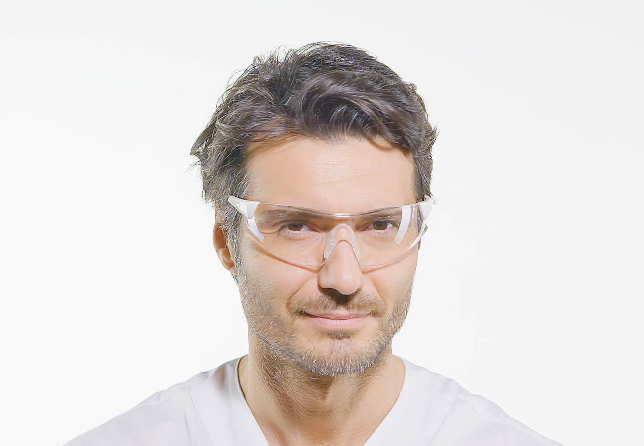 Euronda Schutzbrille Evolution getragen