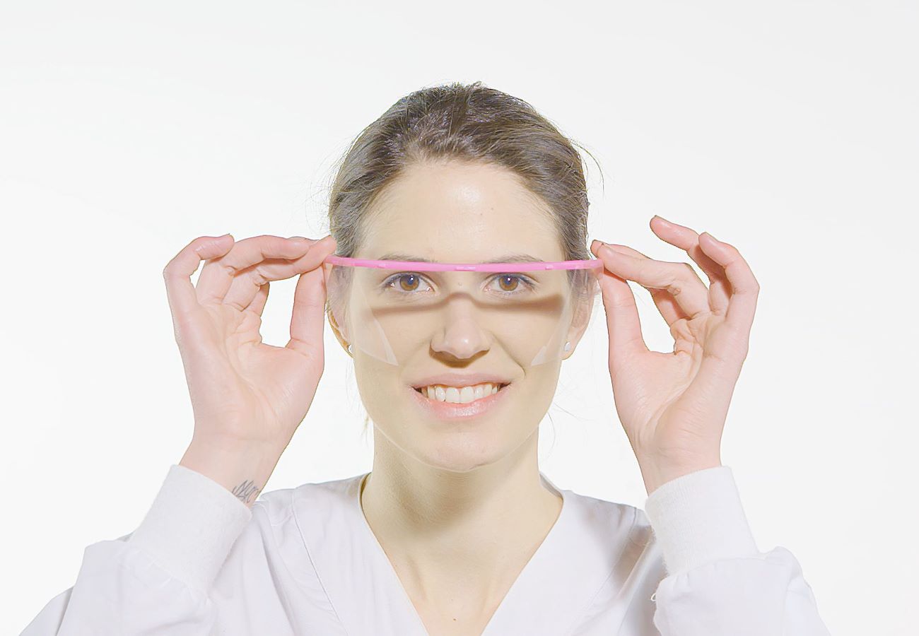 Euronda Visierbrille getragen